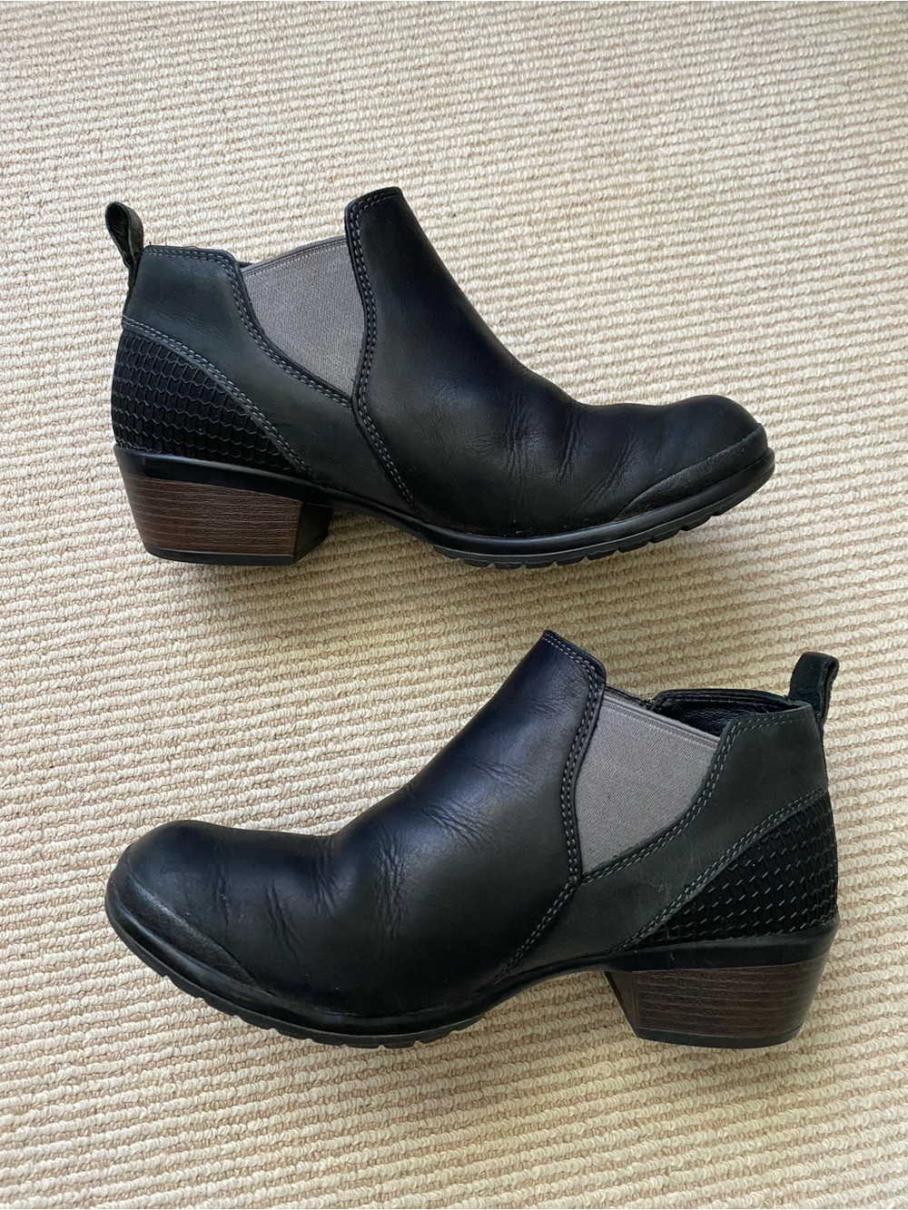 Keen Morrison Chelsea Boots Black Leather Ankle Booties Block Heel Size 9